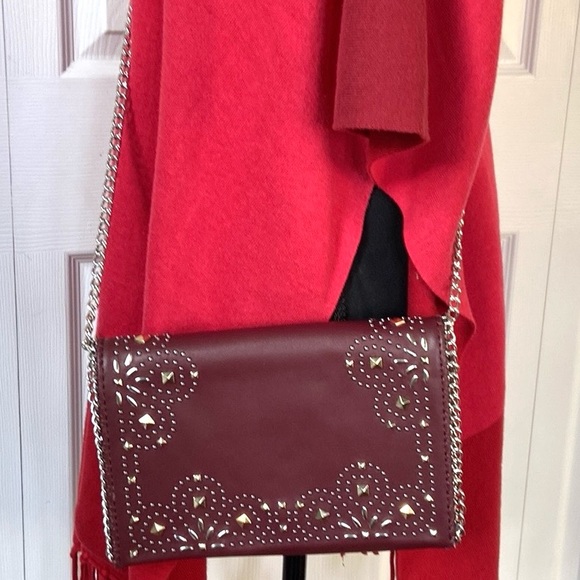 NWT Chelsea28 Burgundy Stem Clutch Crossbody - Picture 3 of 15